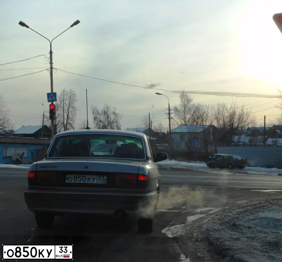Фото автомобиля GAZ 3110 WOLGA, 2006 — госномер О850ТУ33. Цвет: СВЕТЛО-СЕРЫЙ