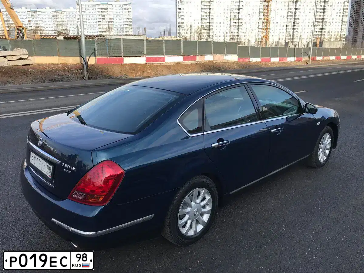 Фото автомобиля NISSAN TEANA, 2007 — госномер Р019ЕС98. Цвет: синий