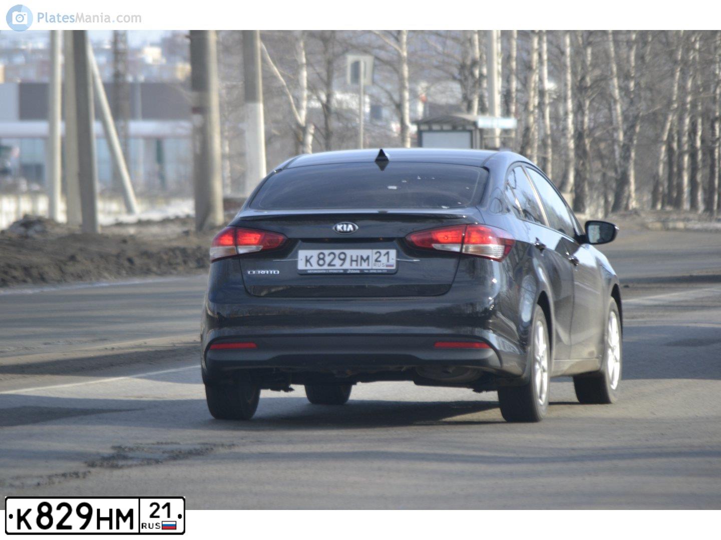 Фото автомобиля KIA CERATO, 2018 — госномер Н142КО21. Цвет: ЧЕРНЫЙ