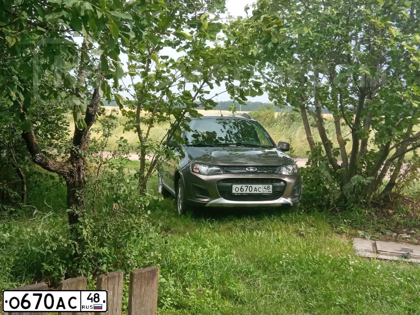 Фото автомобиля LADA 2194 KALINA, 2017 — госномер О670АС48. Цвет: Золотисто- коричневый