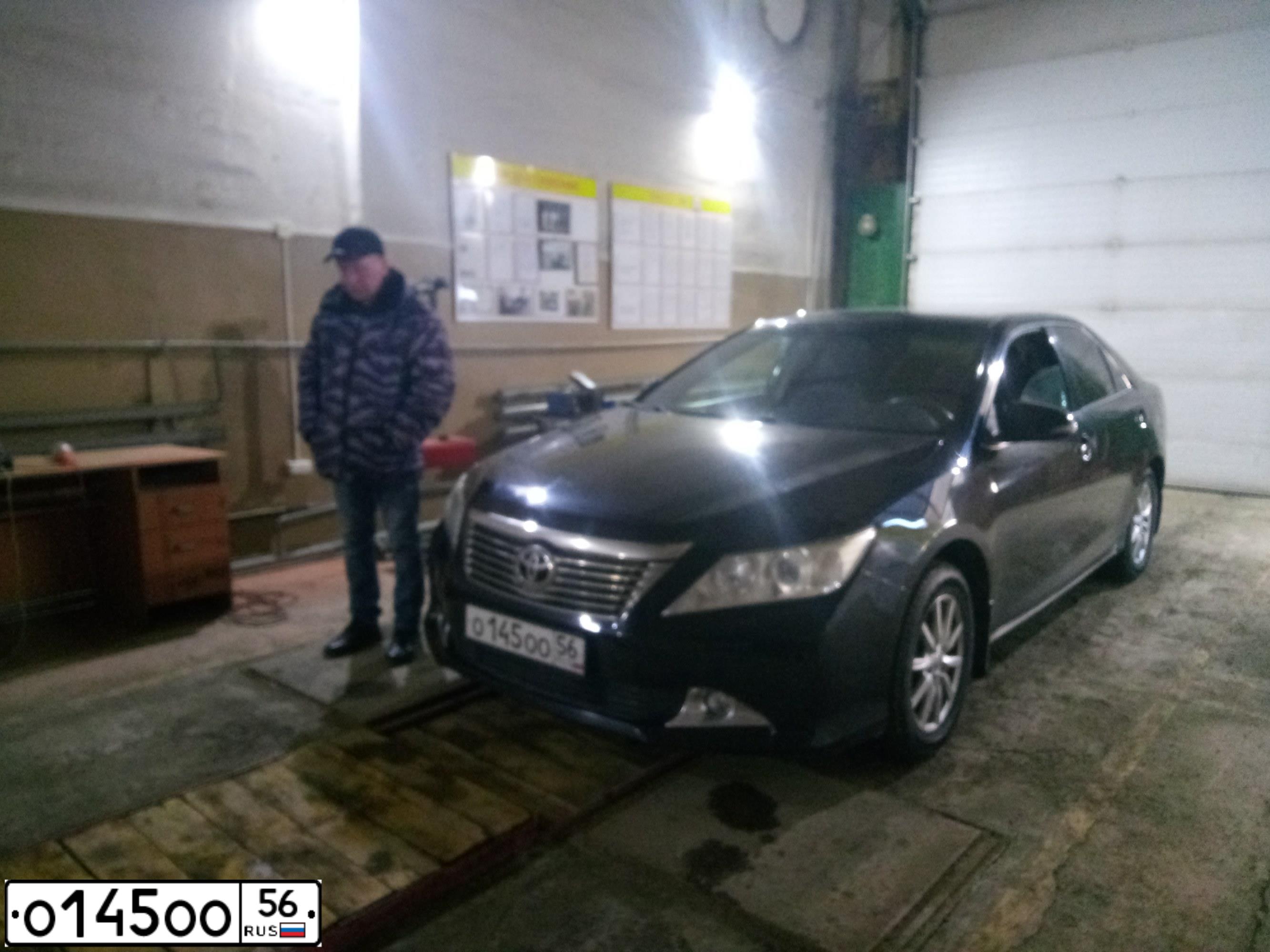 Фото автомобиля TOYOTA CAMRY, 2012 — госномер О080ОО56. Цвет: ЧЕРНЫЙ МЕТАЛЛИК
