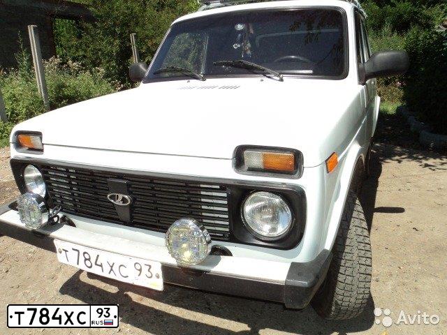 Фото автомобиля LADA 2121 NIVA, 1998 — госномер Т784ХС93. Цвет: БЕЛО-ЖЕЛТЫЙ