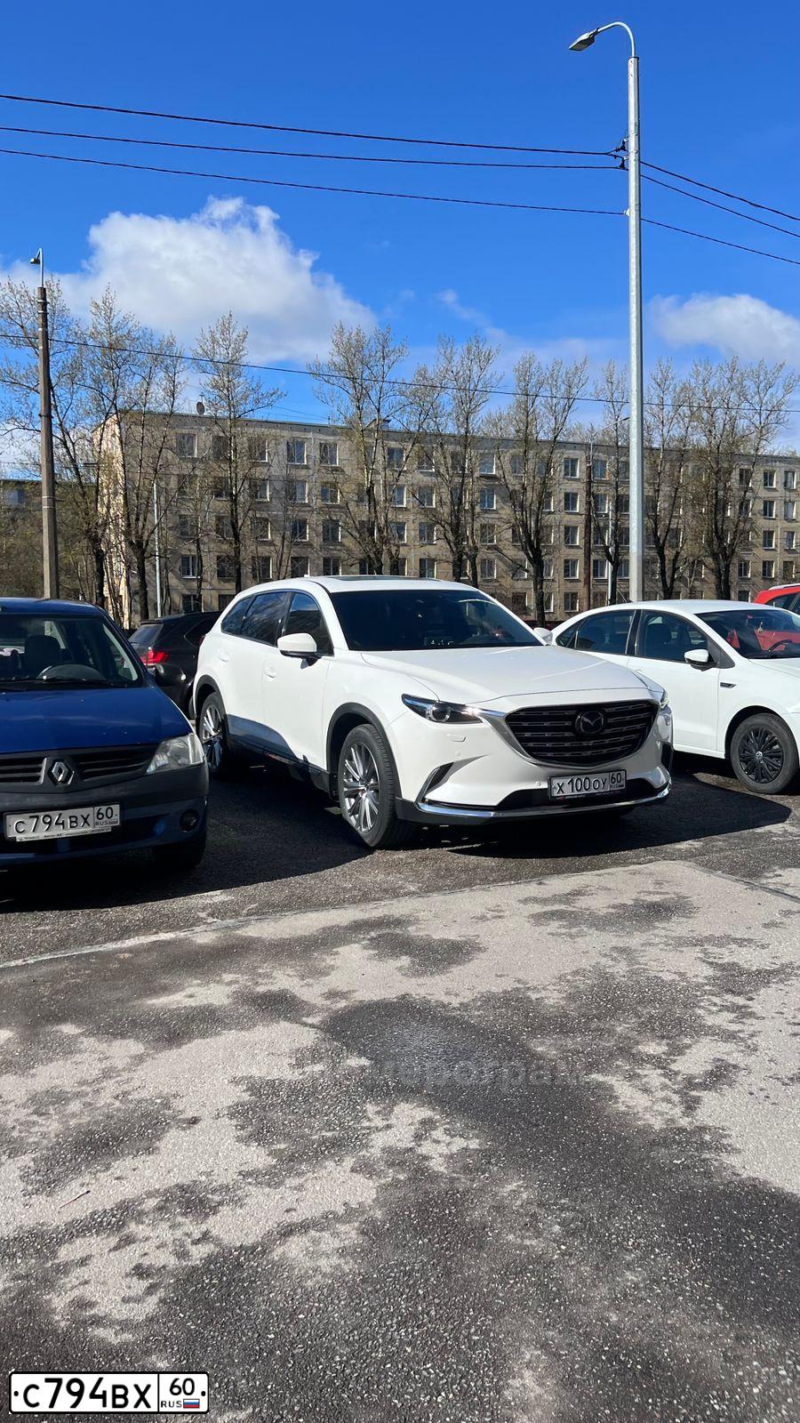 Фото автомобиля RENAULT LOGAN, 2007 — госномер С794ВХ60. Цвет: СИНИЙ