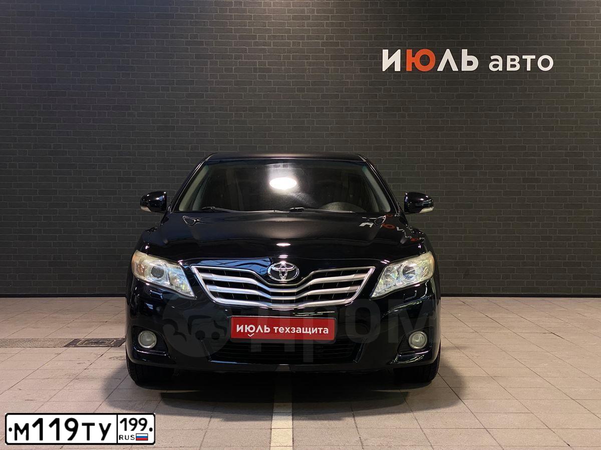 Фото автомобиля TOYOTA CAMRY, 2010 — госномер М119ТУ199. Цвет: ЧЕРНЫЙ