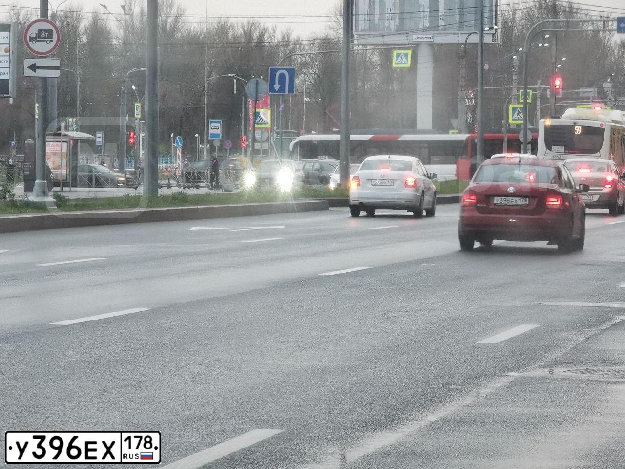 Фото автомобиля VOLKSWAGEN POLO, 2016 — госномер М197АТ181. Цвет: ВИШНЕВО-КРАСНЫЙ