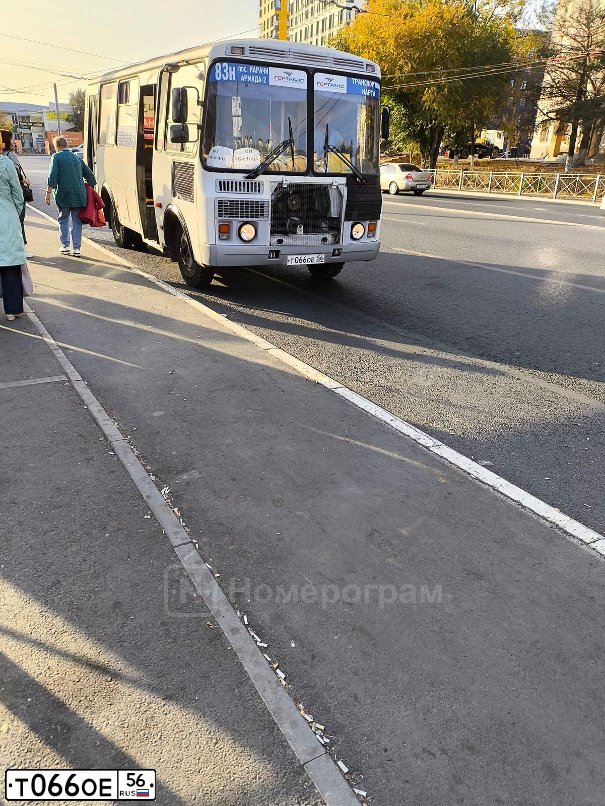 Фото автомобиля PAZ 3205, 2012 — госномер Т066ОЕ56. Цвет: БЕЛЫЙ