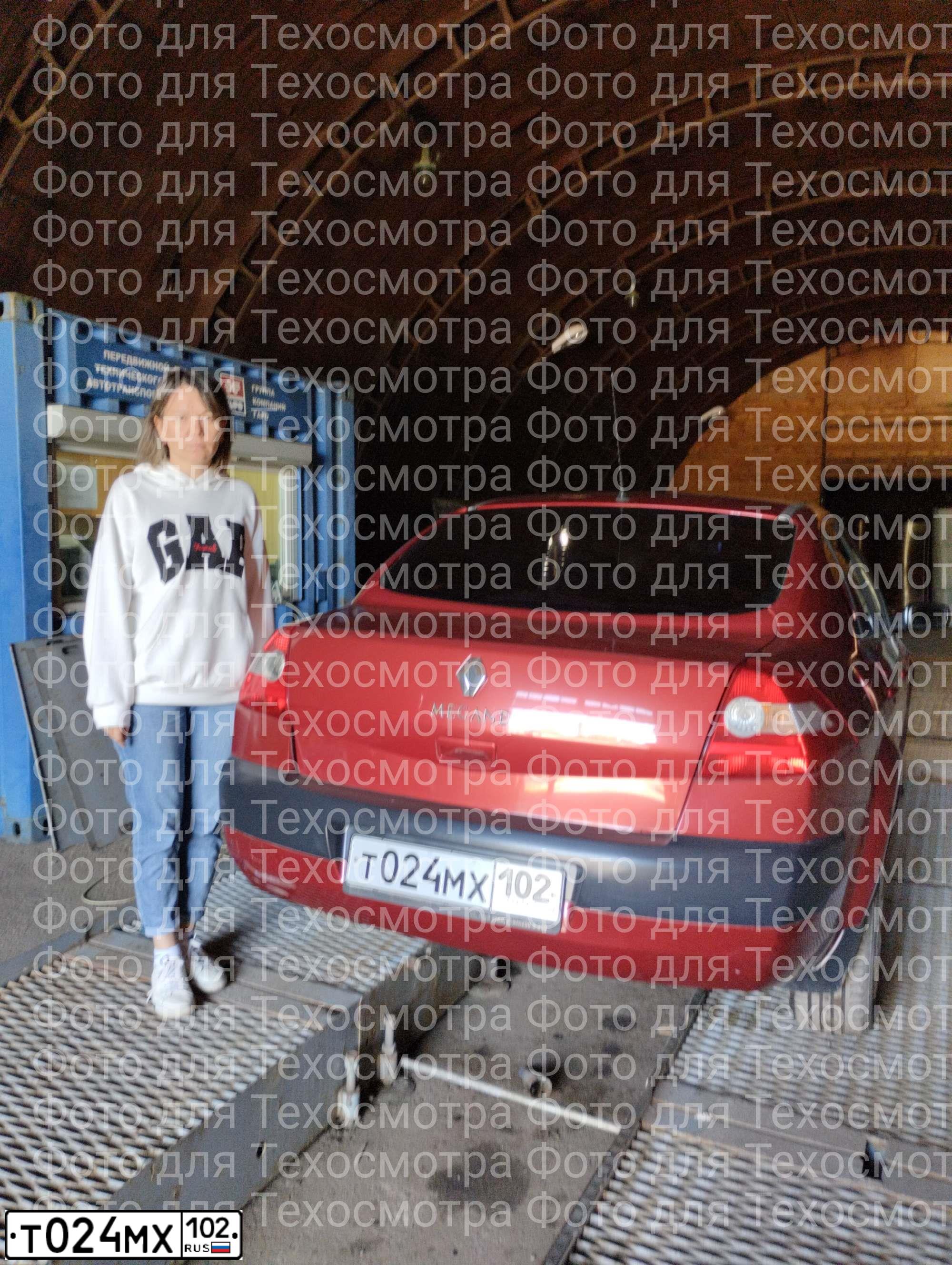 Фото автомобиля RENAULT MEGANE, 2005 — госномер Е773ВУ102. Цвет: Красный