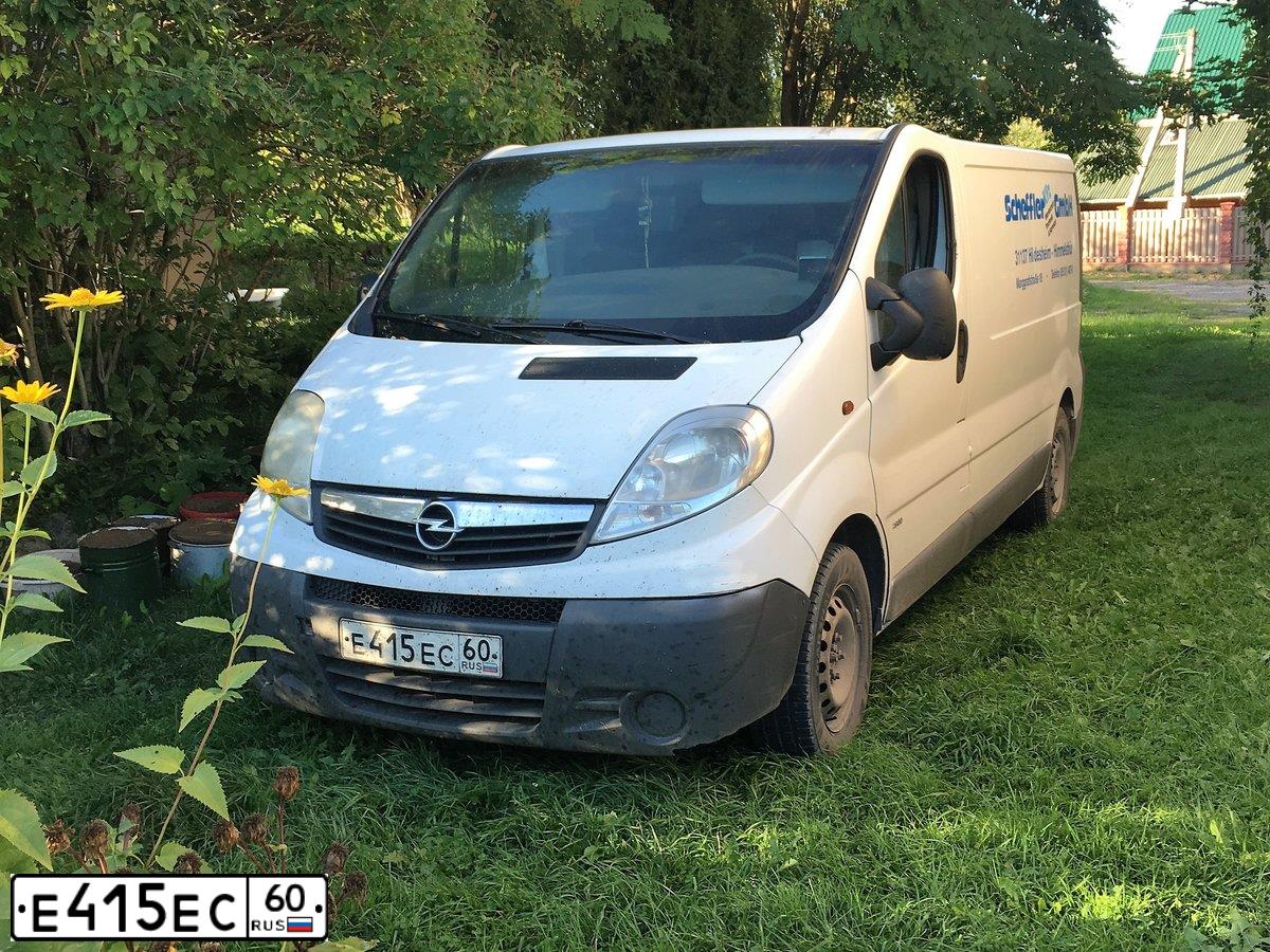 Фото автомобиля OPEL VIVARO, 2008 — госномер С499КМ152. Цвет: Белый