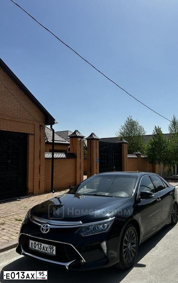 Фото автомобиля LADA 2190 GRANTA, 2015 — госномер Е013АХ95. Цвет: Белый