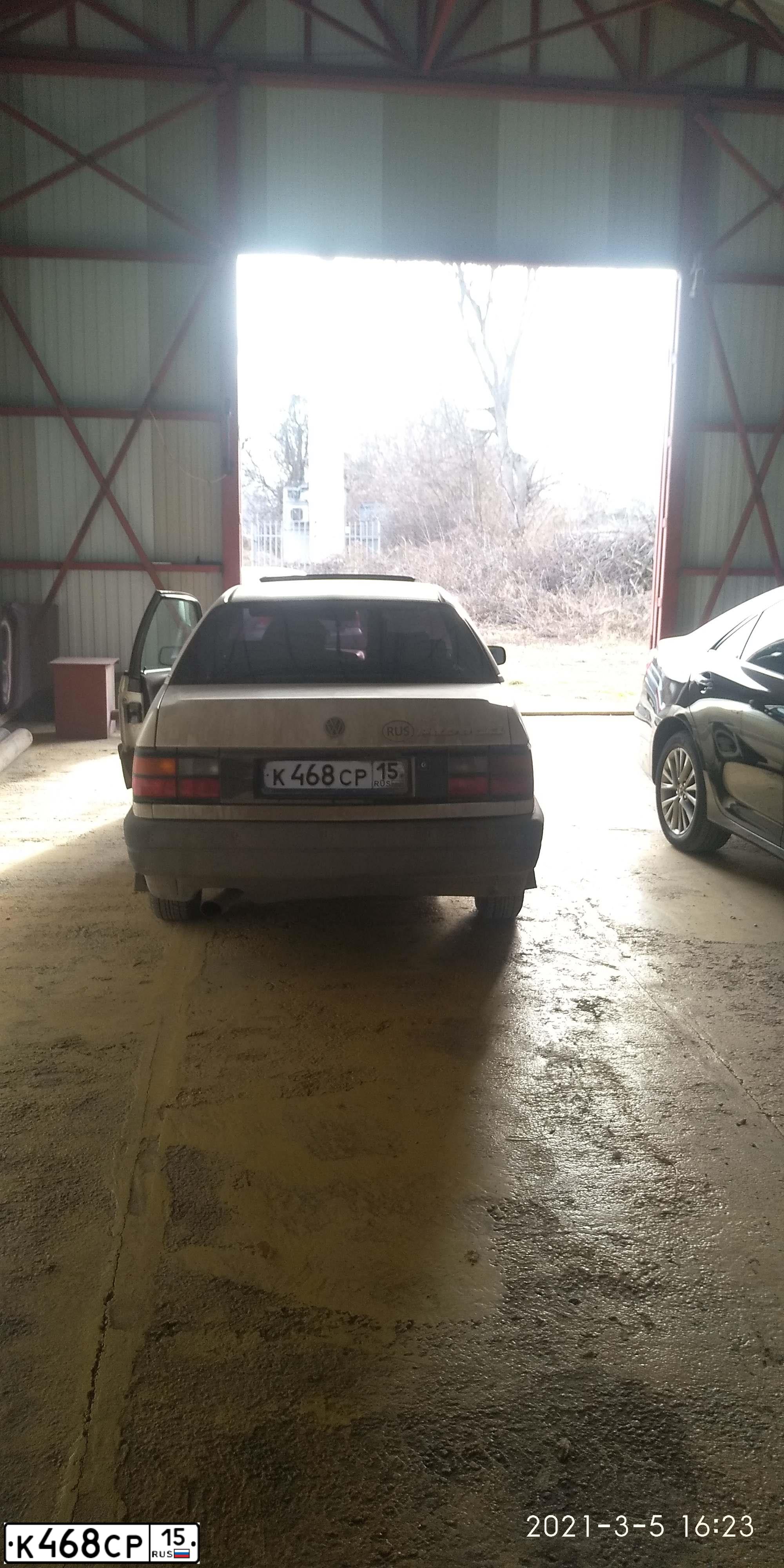 Фото автомобиля VOLKSWAGEN PASSAT, 1992 — госномер К468СР15. Цвет: БЕЛЫЙ