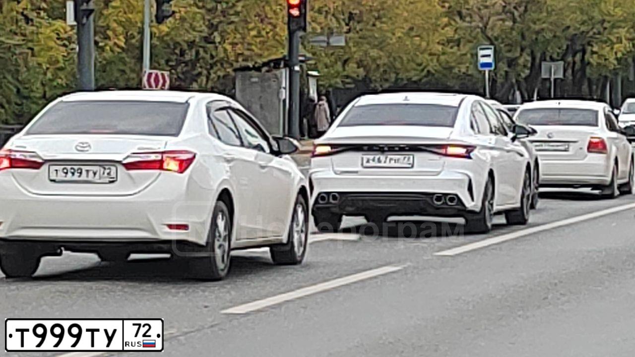 Фото автомобиля TOYOTA COROLLA, 2014 — госномер К640ОЕ45. Цвет: Белый