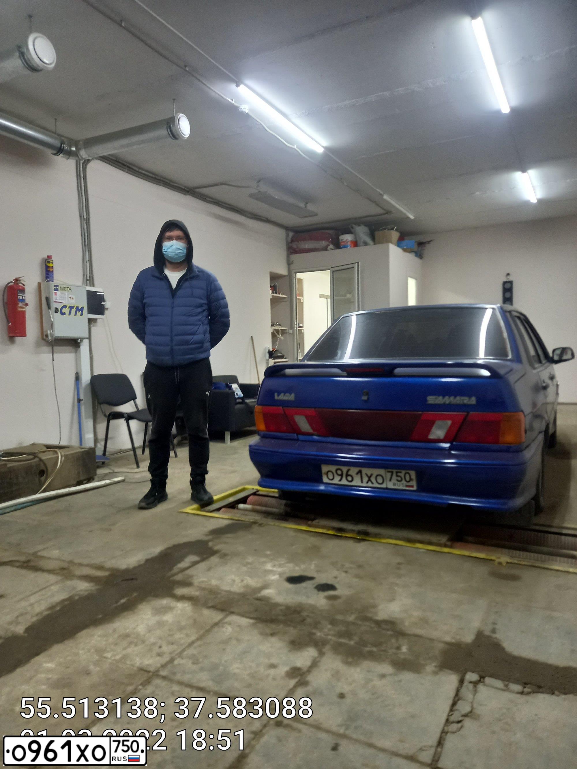 Фото автомобиля LADA 2115 SAMARA, 2004 — госномер Р522ОА97. Цвет: СЕРЕБРИСТЫЙ ЯРКО-СИНИЙ