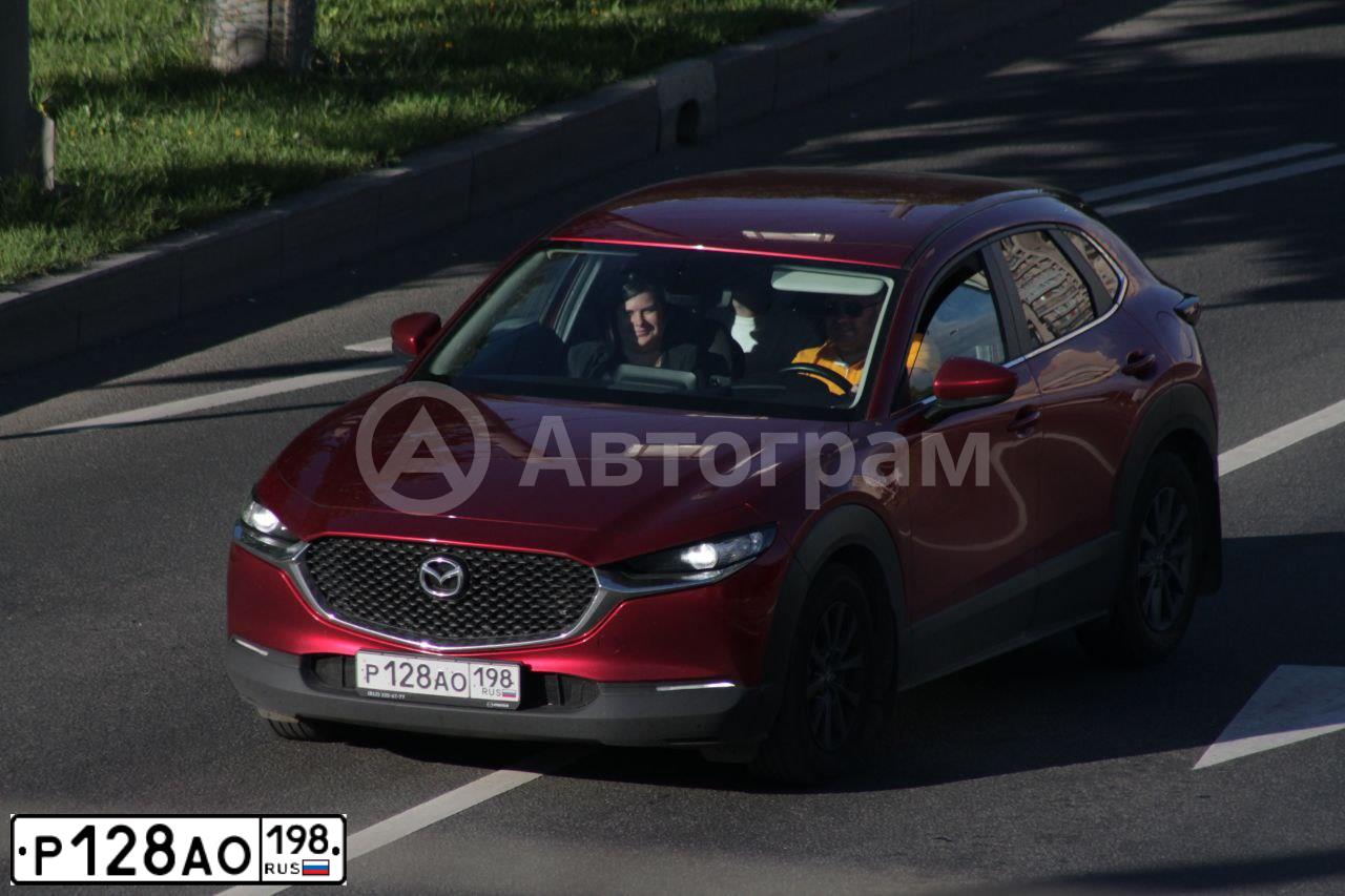 Фото автомобиля MAZDA CX-30, 2021 — госномер О263ТА154. Цвет: Красный