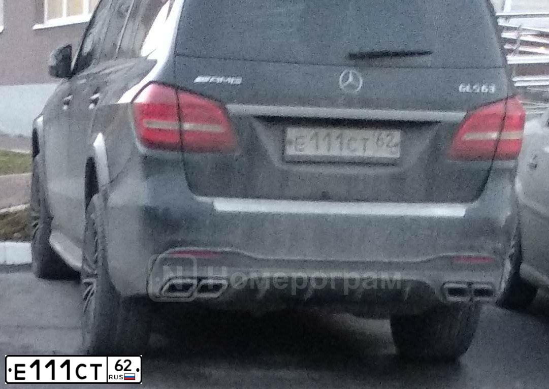 Фото автомобиля MERCEDES GL-KLASSE, 2016 — госномер Е111СТ62. Цвет: ЧЕРНЫЙ