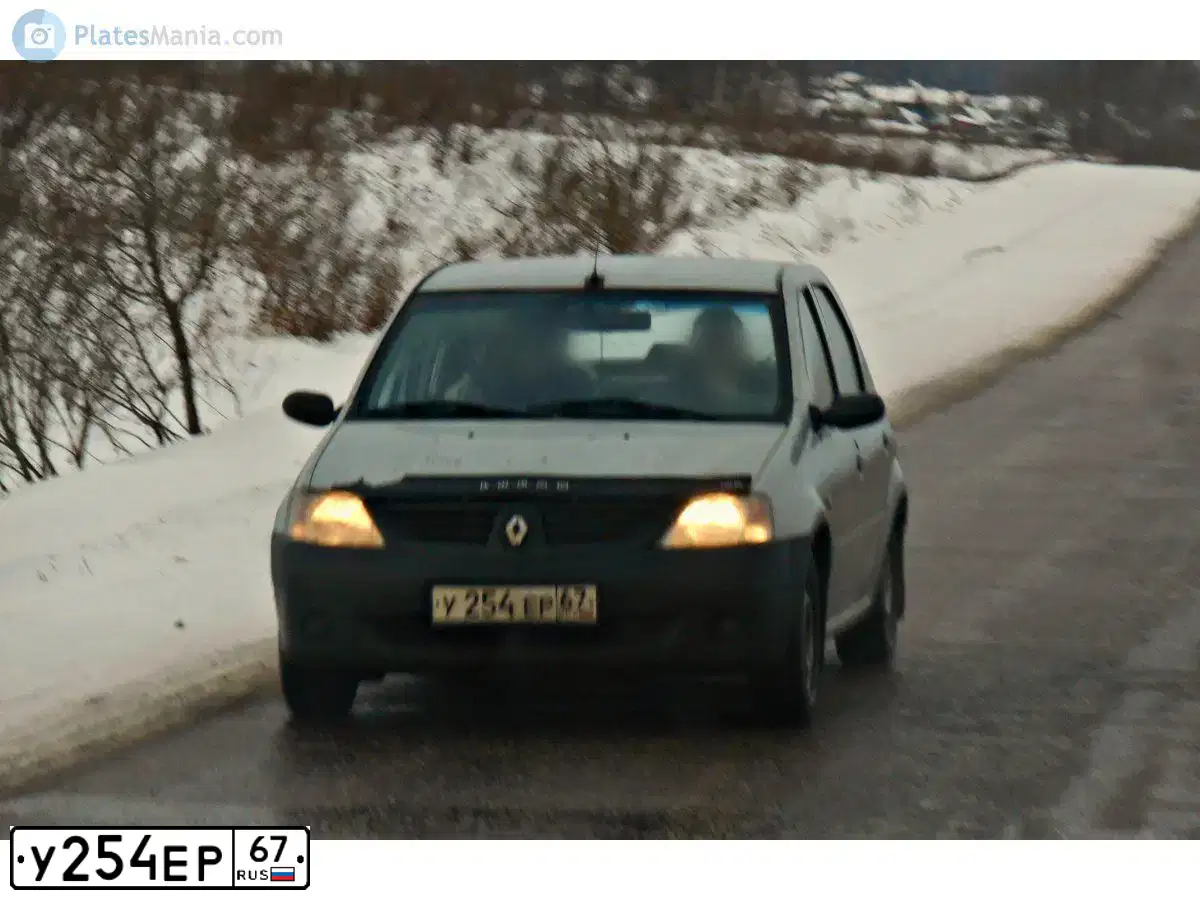 Фото автомобиля RENAULT LOGAN, 2007 — госномер У254ЕР67. Цвет: СЕРЫЙ