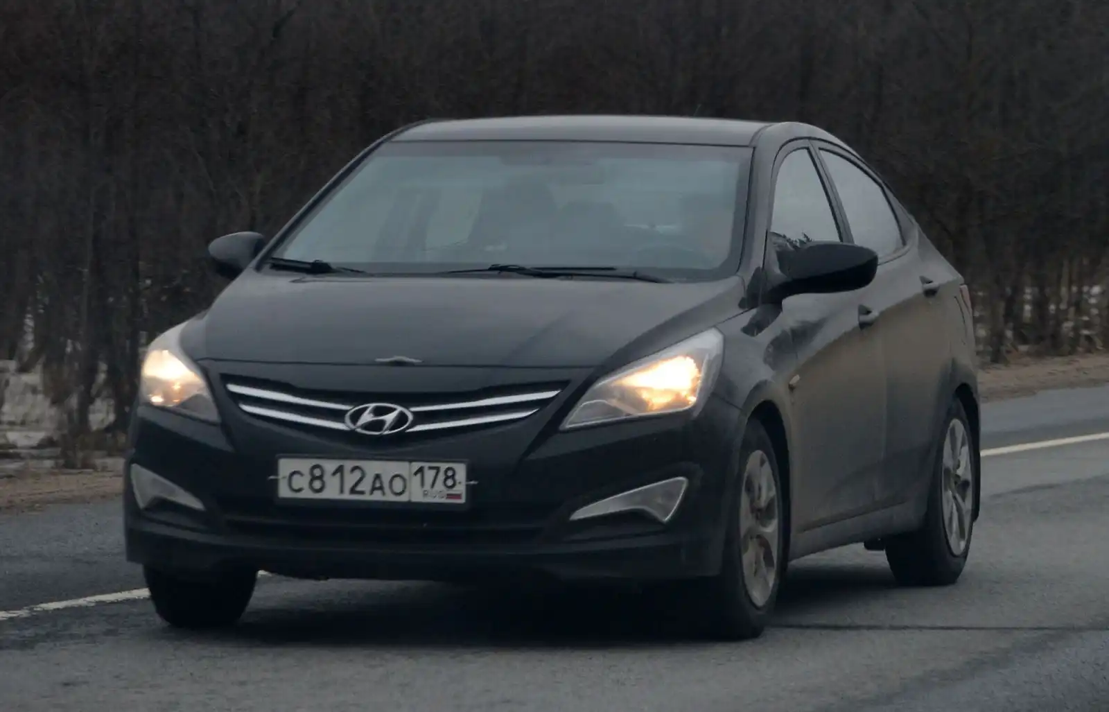 Фото автомобиля HYUNDAI SOLARIS, 2015 — госномер С812АО178. Цвет: ЧЕРНЫЙ