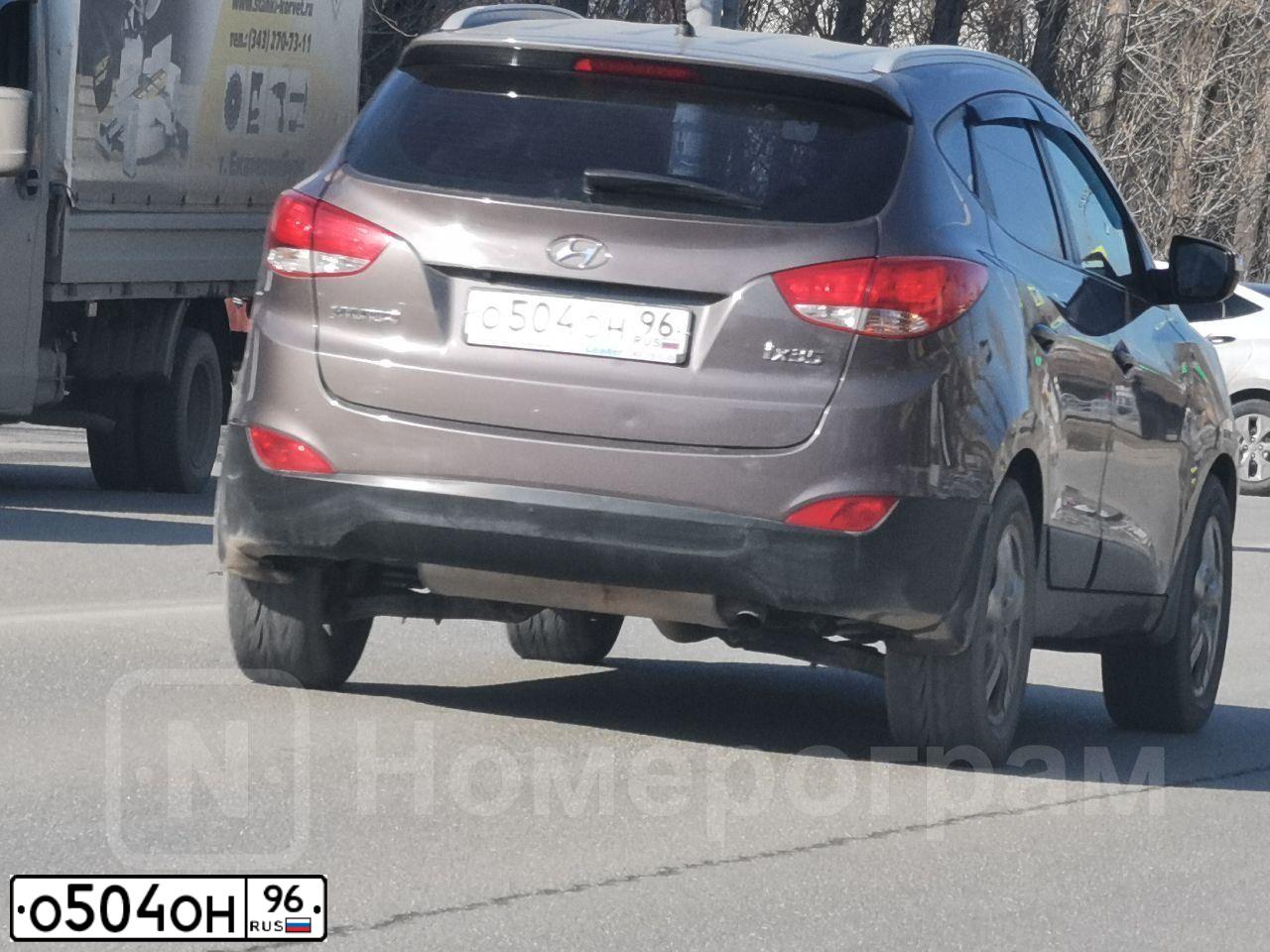 Фото автомобиля HYUNDAI ХЕНДЭ IХ35 2.0 GLS АТ, 2012 — госномер О504ОН96. Цвет: КОРИЧНЕВЫЙ