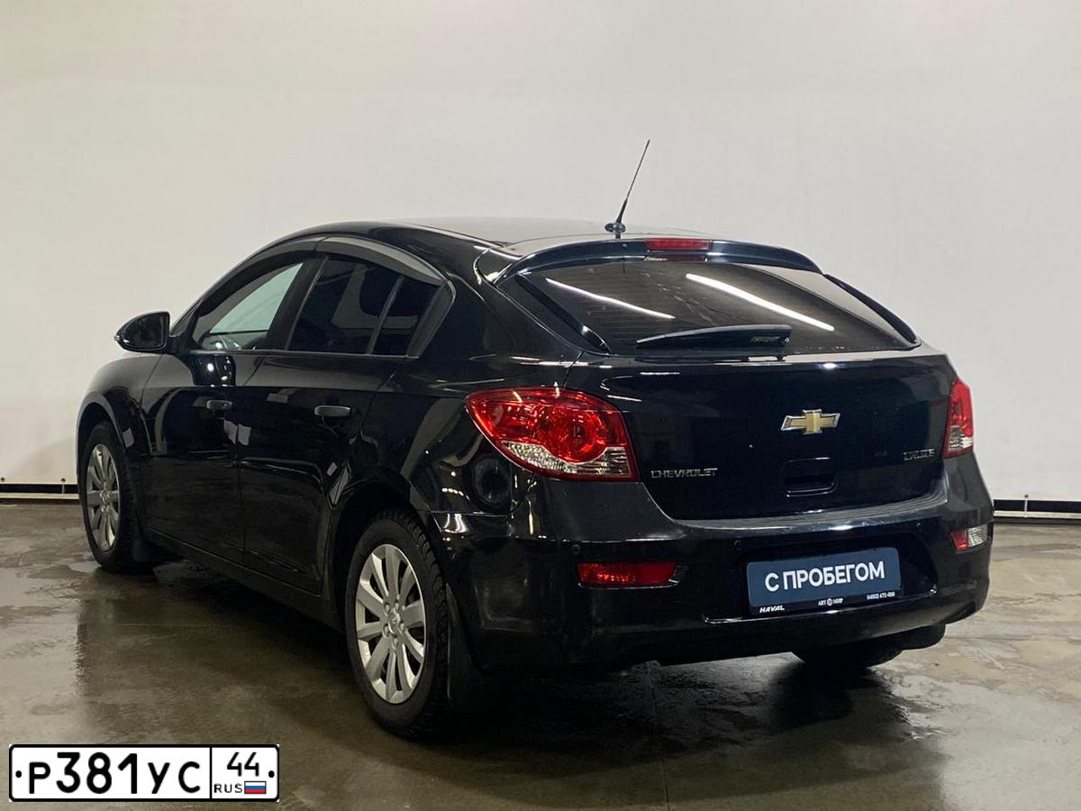 Фото автомобиля CHEVROLET CRUZE, 2013 — госномер В835ВС76. Цвет: ЧЕРНЫЙ