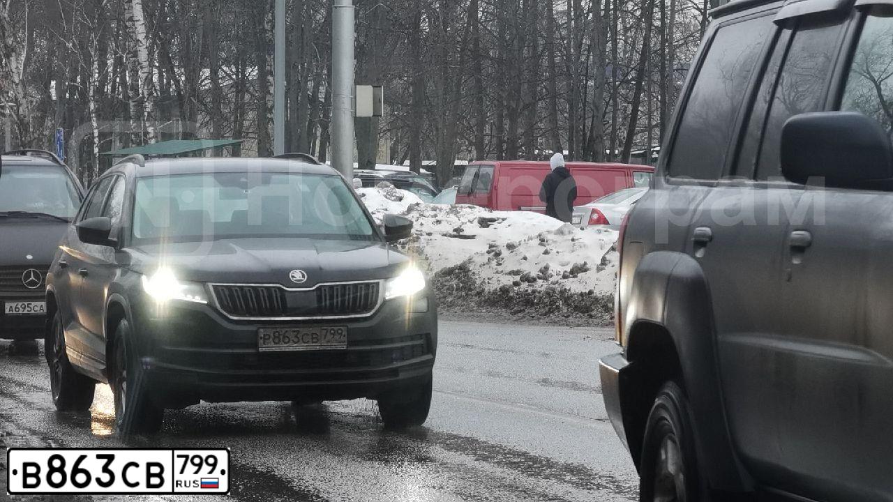 Фото автомобиля LANDROVER RANGE ROVER, 2013 — госномер С810УА62. Цвет: ЧЕРНЫЙ
