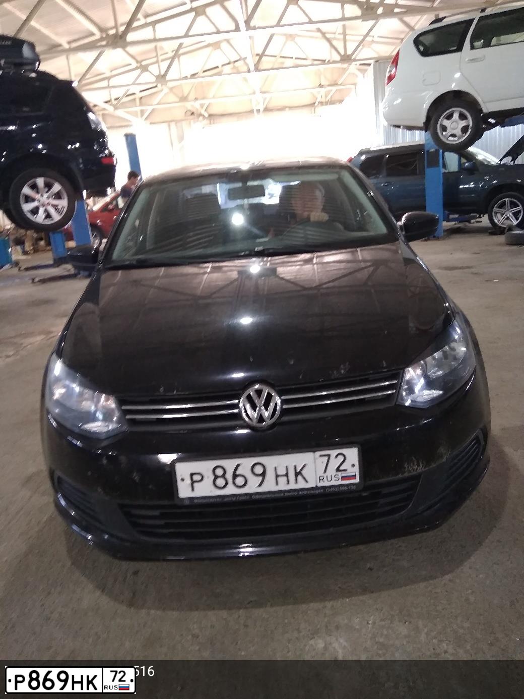Фото автомобиля VOLKSWAGEN POLO, 2014 — госномер Р869НК72. Цвет: ЧЕРНЫЙ