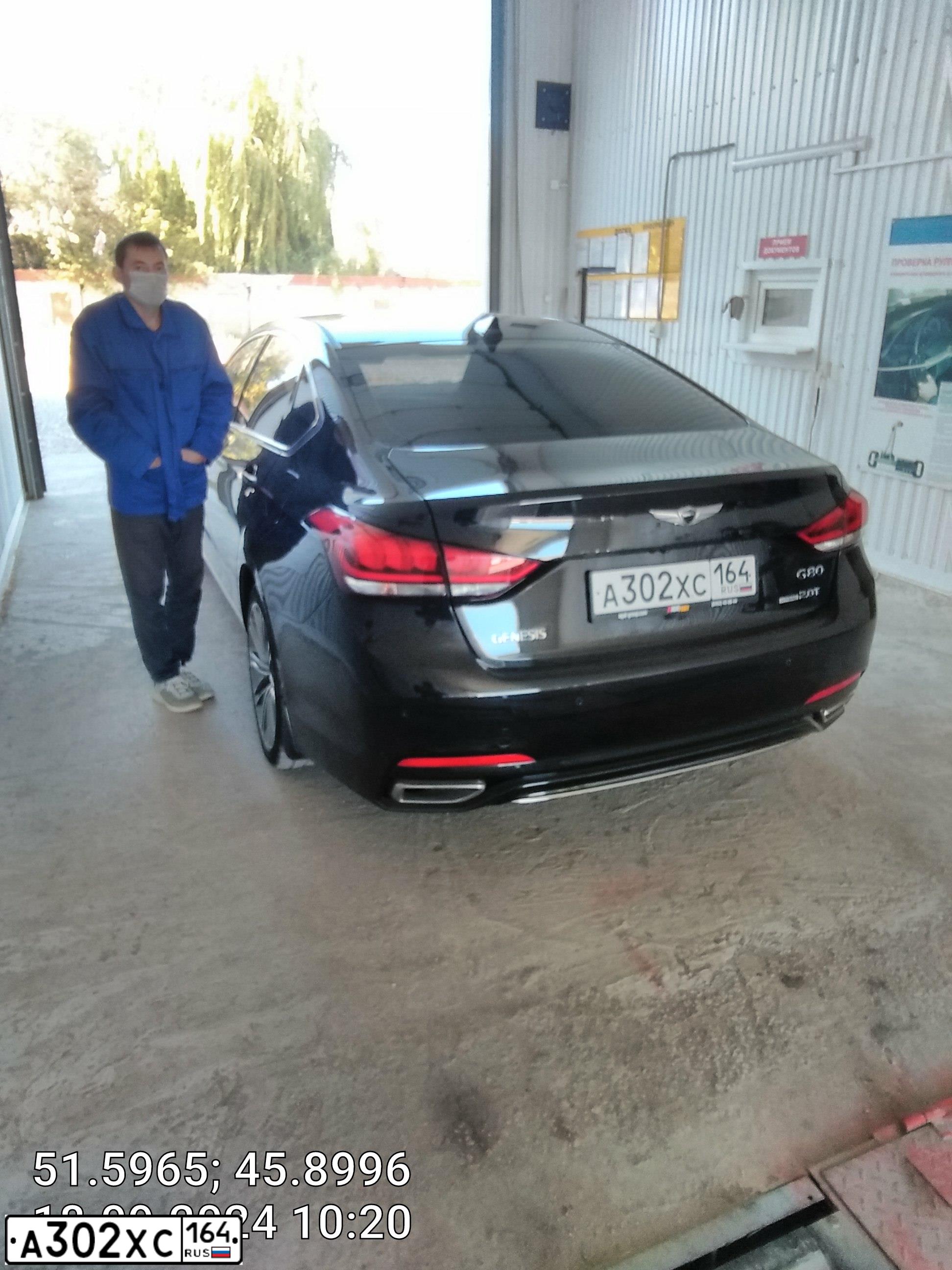Фото автомобиля HYUNDAI GENESIS, 2018 — госномер А302ХС164. Цвет: ЧЕРНЫЙ