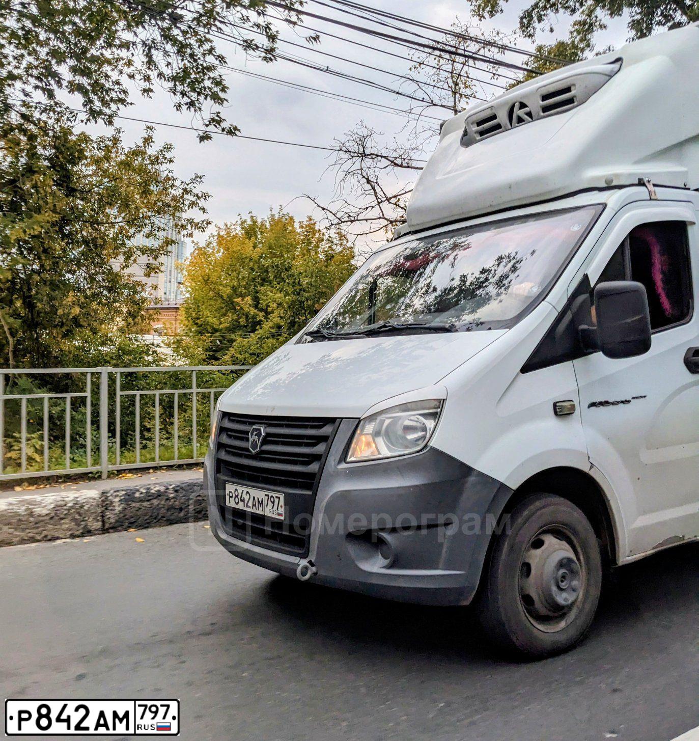 Фото автомобиля GAZ GAZEL NEXT, 2020 — госномер Р842АМ797. Цвет: Белый