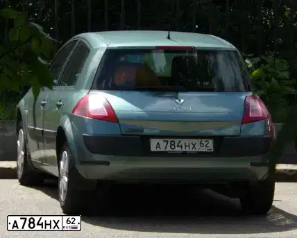 Фото автомобиля RENAULT MEGANE, 2004 — госномер Т425СУ62. Цвет: ЗЕЛЕНЫЙ(СЕРО-ЗЕЛЕНЫЙ)