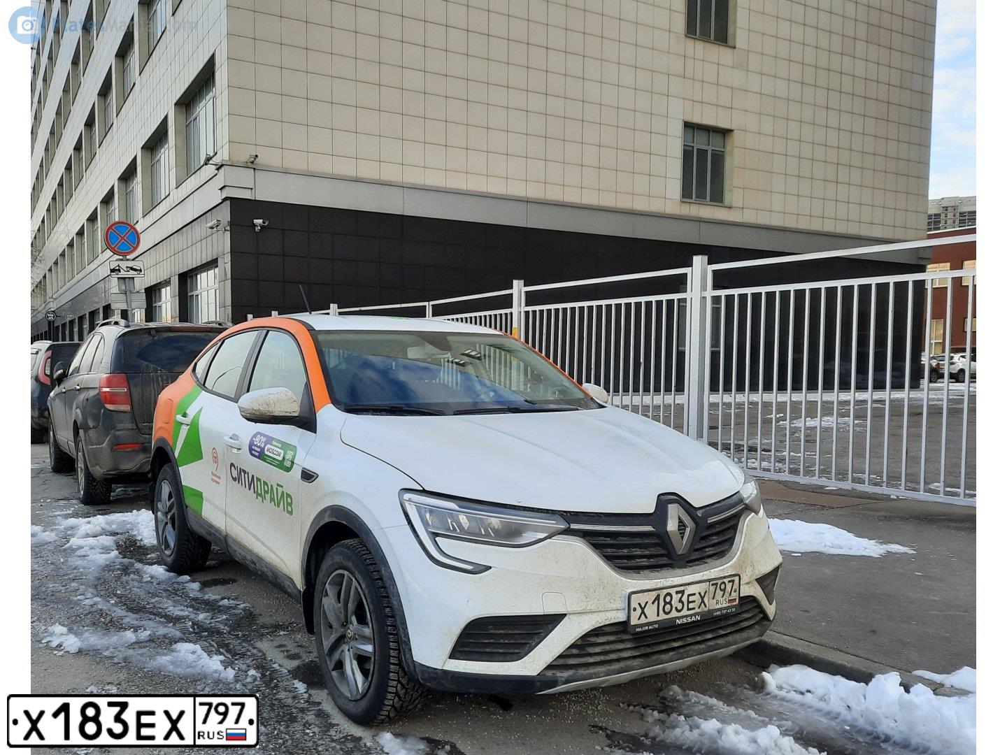 Фото автомобиля RENAULT ARKANA, 2021 — госномер В763ВР550. Цвет: Белый