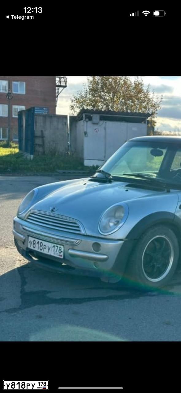 Фото автомобиля MINI I MINI, 2002 — госномер У818РУ178. Цвет: Серебристый