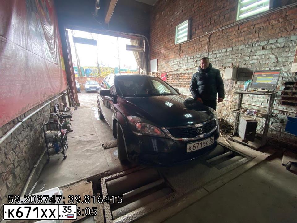 Фото автомобиля KIA CEE'D, 2010 — госномер М886КМ35. Цвет: ЧЕРНЫЙ ПЕРЛАМУТР