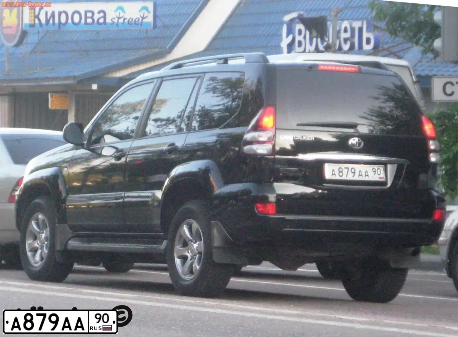 Фото автомобиля TOYOTA LANDCRUISER, 2008 — госномер А879АА90. Цвет: ЧЕРНЫЙ