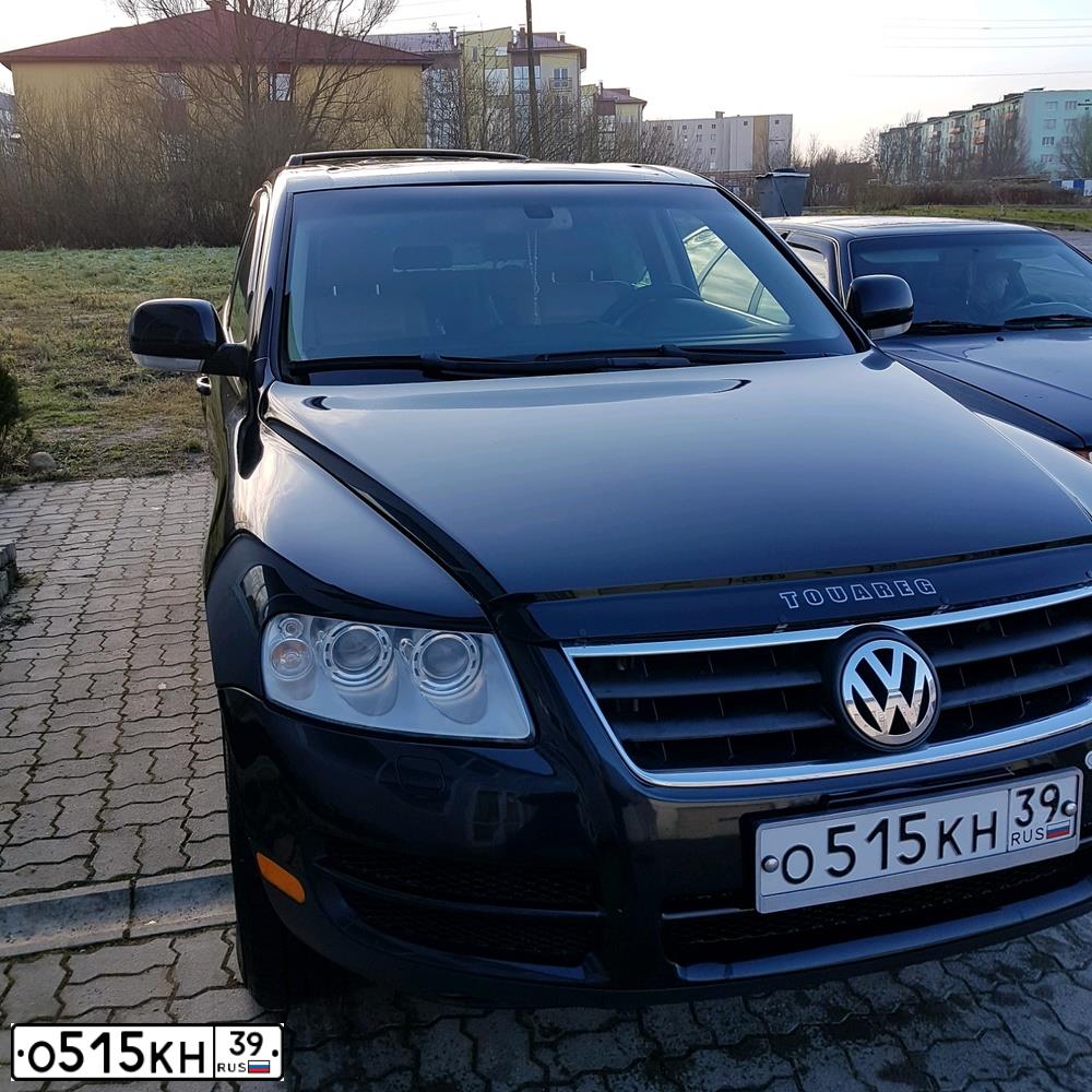 Фото автомобиля VOLKSWAGEN TOUAREG, 2005 — госномер О515КН39. Цвет: ЧЕРНЫЙ