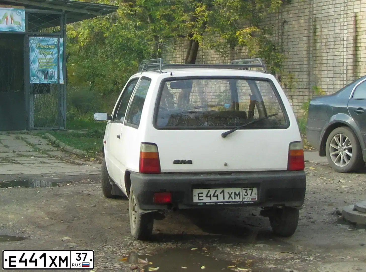 Фото автомобиля SEAZ OKA, 2000 — госномер Е441ХМ37. Цвет: БЕЛЫЙ