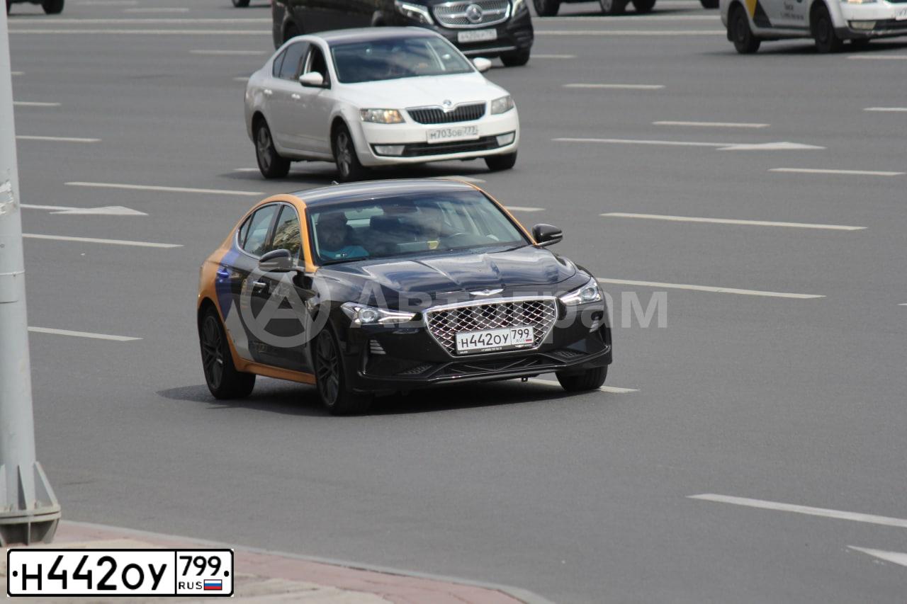 Фото автомобиля GENESIS S G70, 2019 — госномер Н442ОУ799. Цвет: ЧЕРНЫЙ