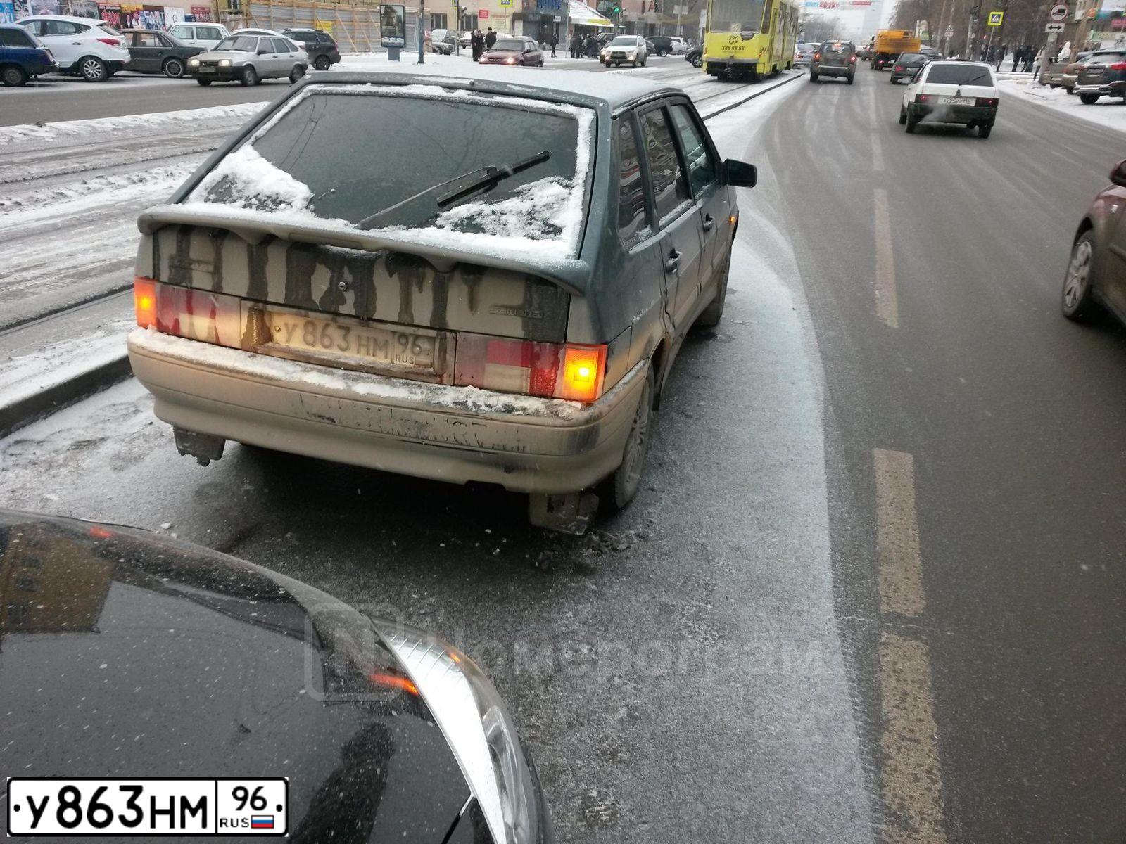 Фото автомобиля LADA 2114 SAMARA, 2012 — госномер Н584ТТ196. Цвет: сине-зеленый