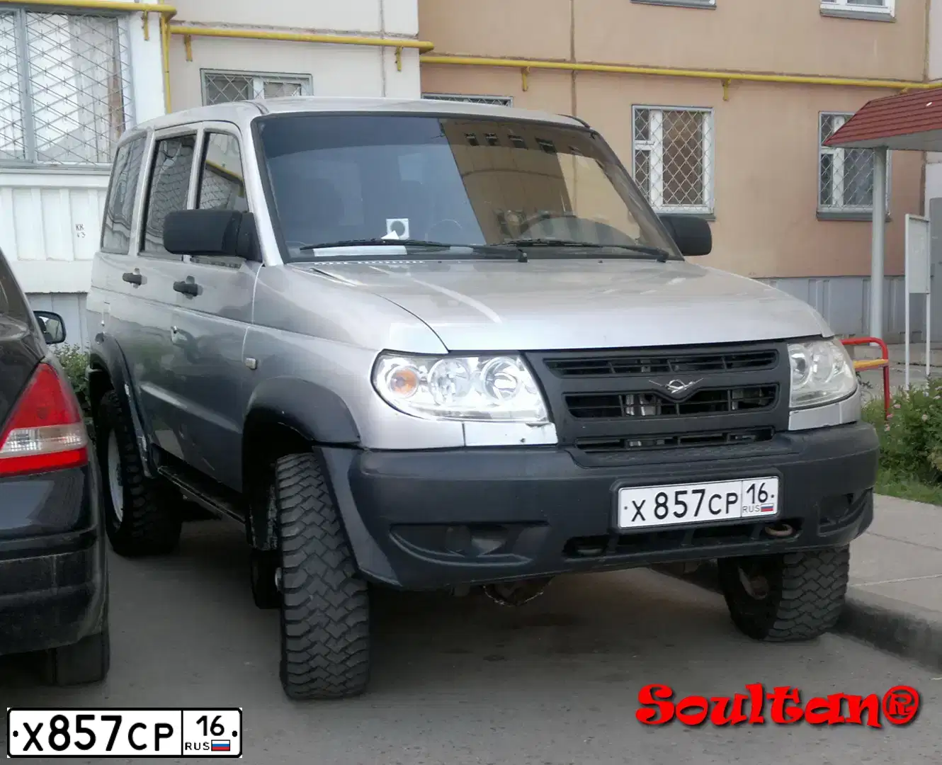 Фото автомобиля UAZ 3163 PATRIOT, 2006 — госномер Х857СР16. Цвет: СНЕЖНАЯ КОРОЛЕВА МЕТАЛЛИК