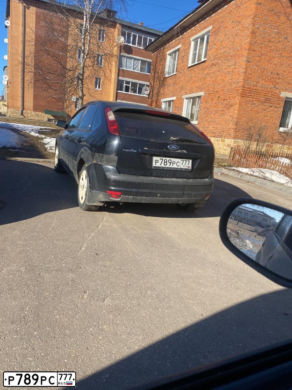 Фото автомобиля FORD FOCUS, 2006 — госномер К512ОК190. Цвет: ЧЕРНЫЙ