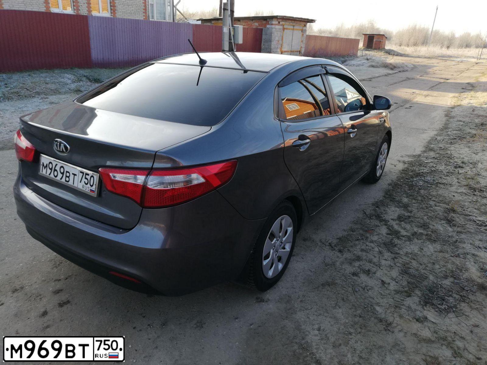 Фото автомобиля KIA SPORTAGE, 2012 — госномер В222НС77. Цвет: Серебристый
