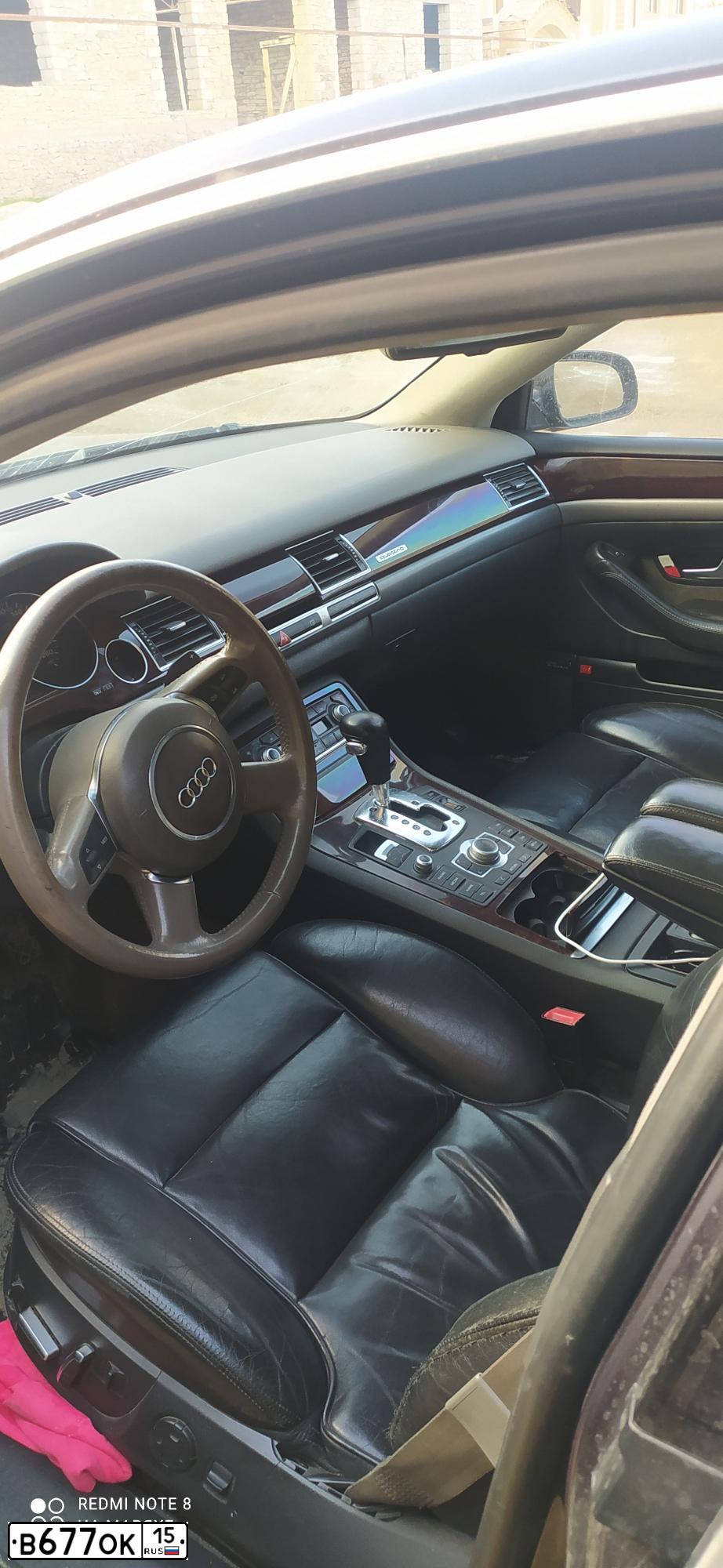 Фото автомобиля AUDI A8, 2003 — госномер В677ОК15. Цвет: СЕРЫЙ