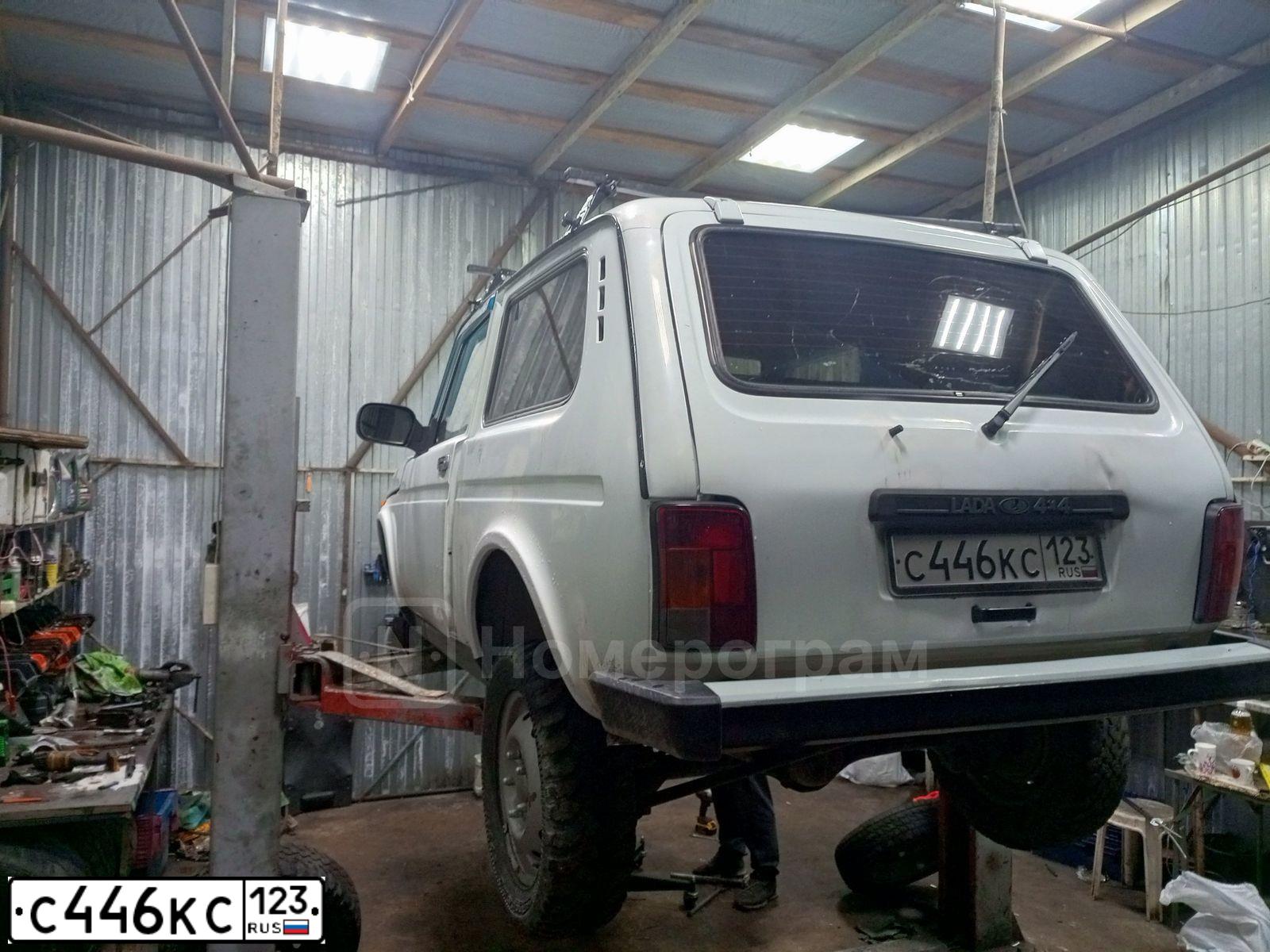 Фото автомобиля LADA 2121 NIVA, 2013 — госномер С446КС123. Цвет: ЯРКО-БЕЛЫЙ