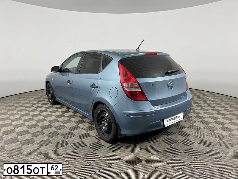 Фото автомобиля HYUNDAI I30, 2010 — госномер О815ОТ62. Цвет: СЕРО-ГОЛУБОЙ
