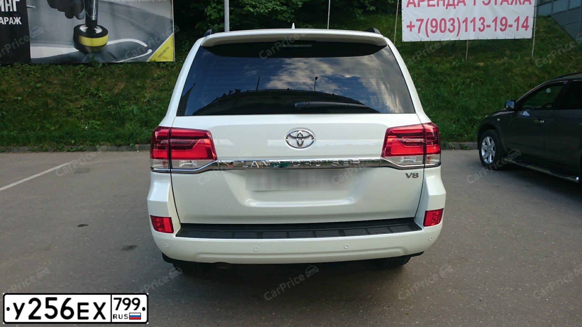 Фото автомобиля TOYOTA LANDCRUISER 200, 2015 — госномер О200ОВ799. Цвет: Белый
