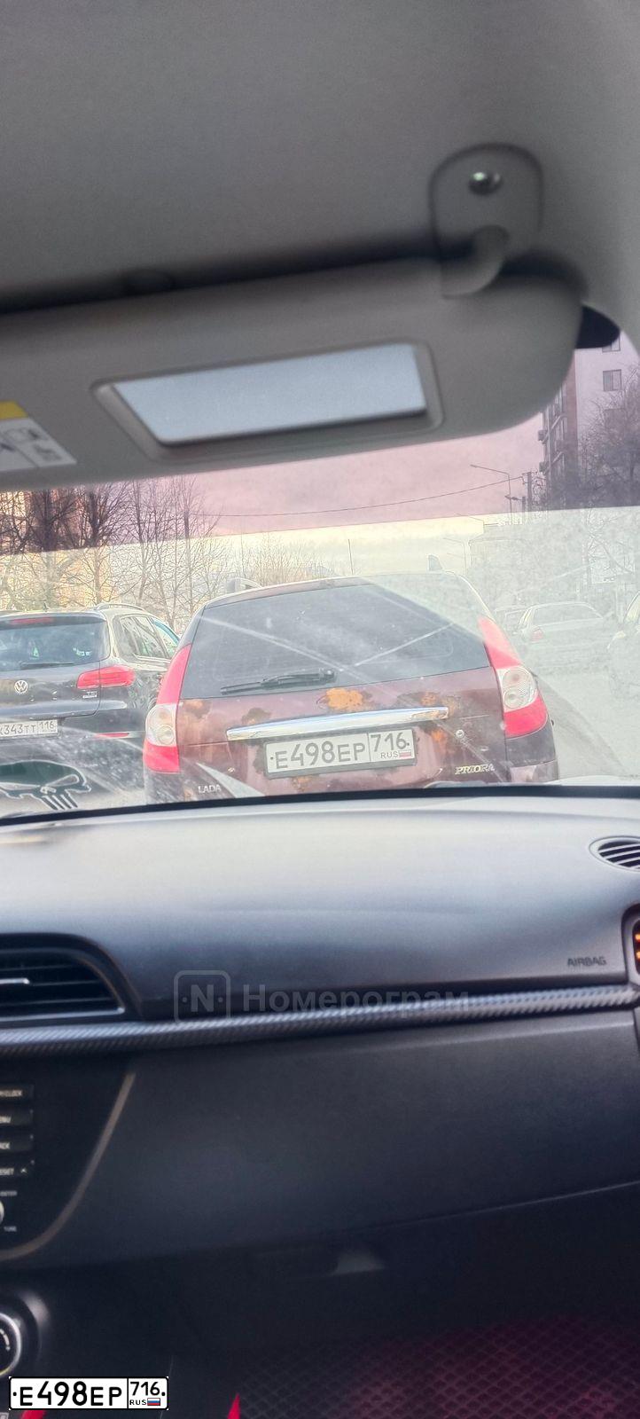 Фото автомобиля LADA 2171 PRIORA, 2012 — госномер Е498ЕР716. Цвет: ТЕМНО-ВИШНЕВЫЙ