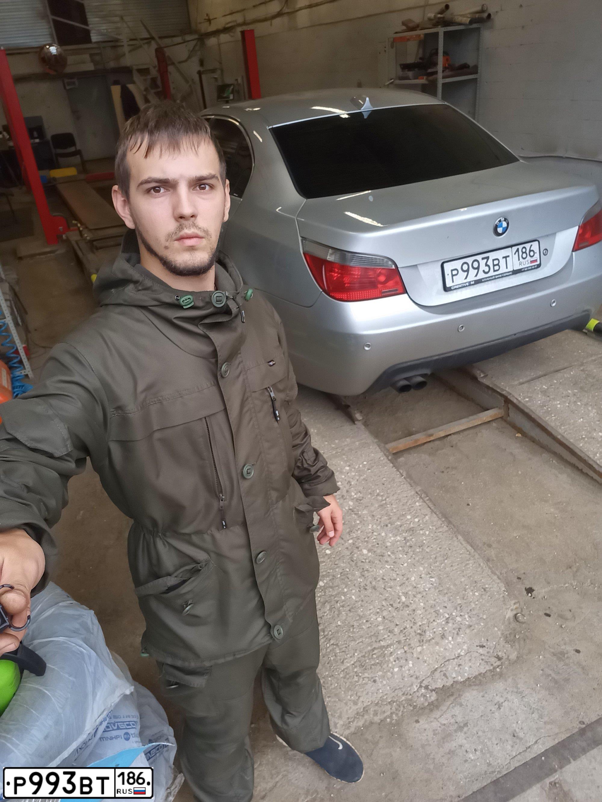 Фото автомобиля BMW SERIE 5, 2006 — госномер А196РУ186. Цвет: Серебристый