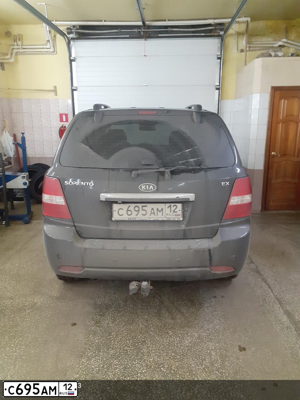 Фото автомобиля KIA SORENTO, 2007 — госномер С695АМ12. Цвет: ЧЕРНЫЙ ГРАФИТ