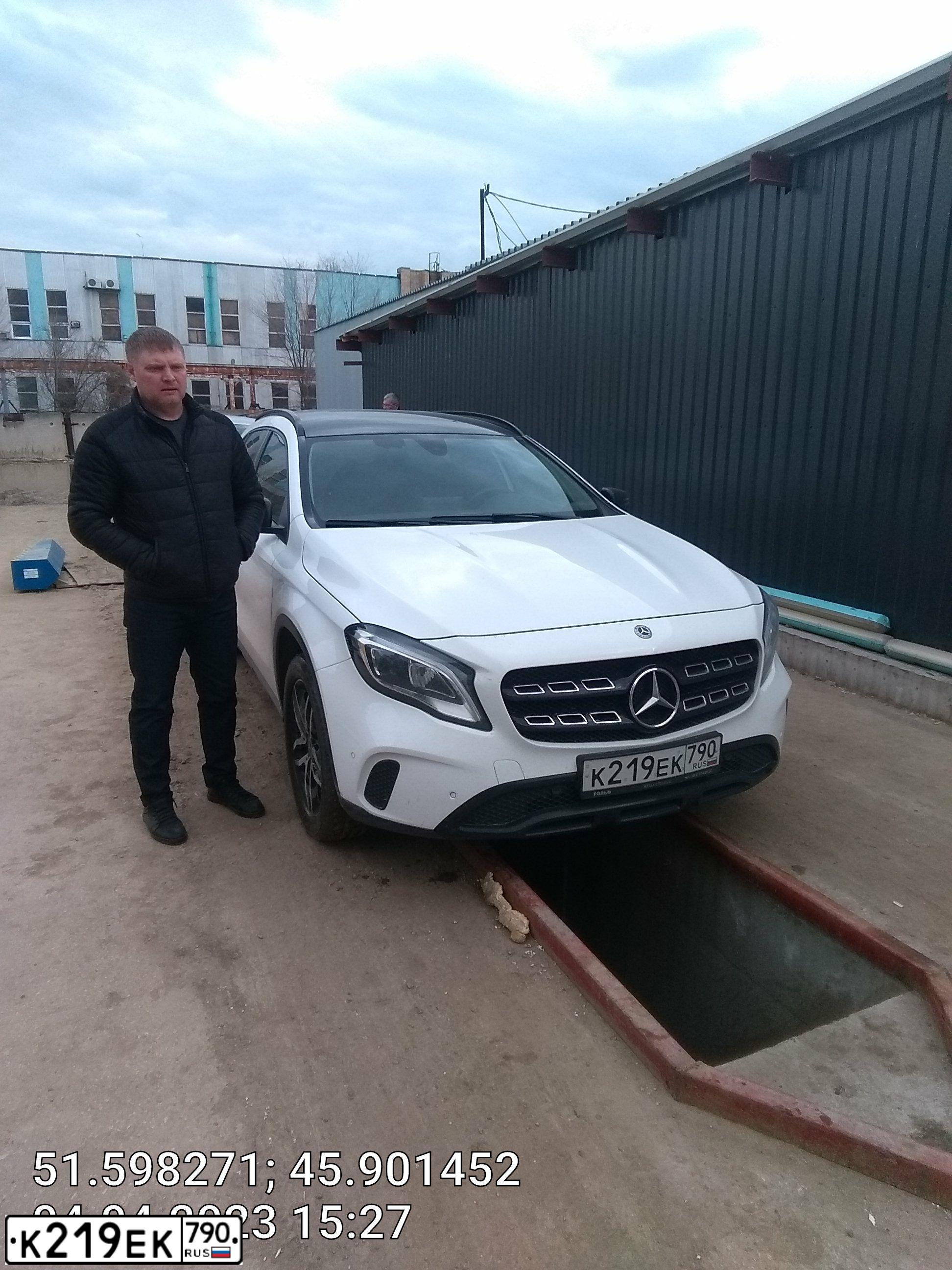 Фото автомобиля MERCEDES-BENZ GLA250, 2018 — госномер Е814МС164. Цвет: Белый