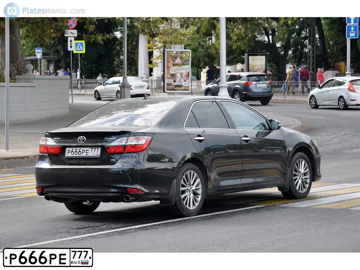 Фото автомобиля TOYOTA CAMRY, 2019 — госномер К053СК799. Цвет: ЧЕРНЫЙ МЕТАЛЛИК