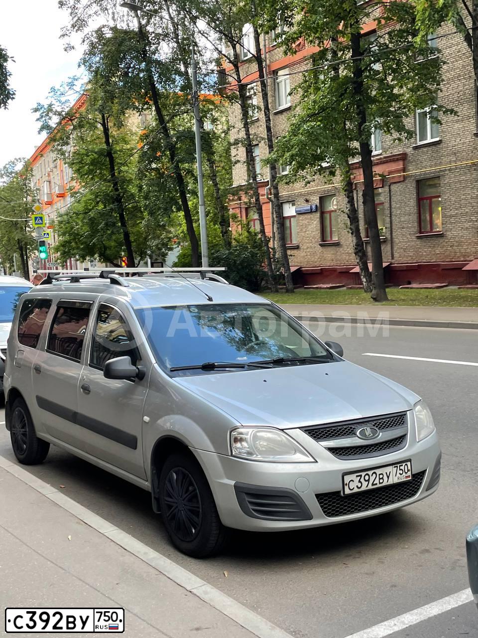 Фото автомобиля LADA LARGUS, 2013 — госномер С392ВУ750. Цвет: СЕРЫЙ