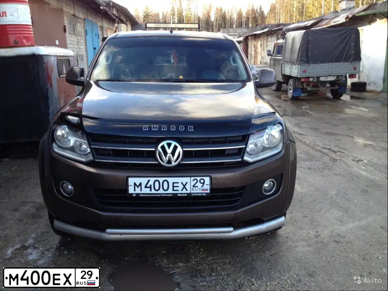 Фото автомобиля VOLKSWAGEN AMAROK, 2011 — госномер О386ВХ75. Цвет: Коричневый
