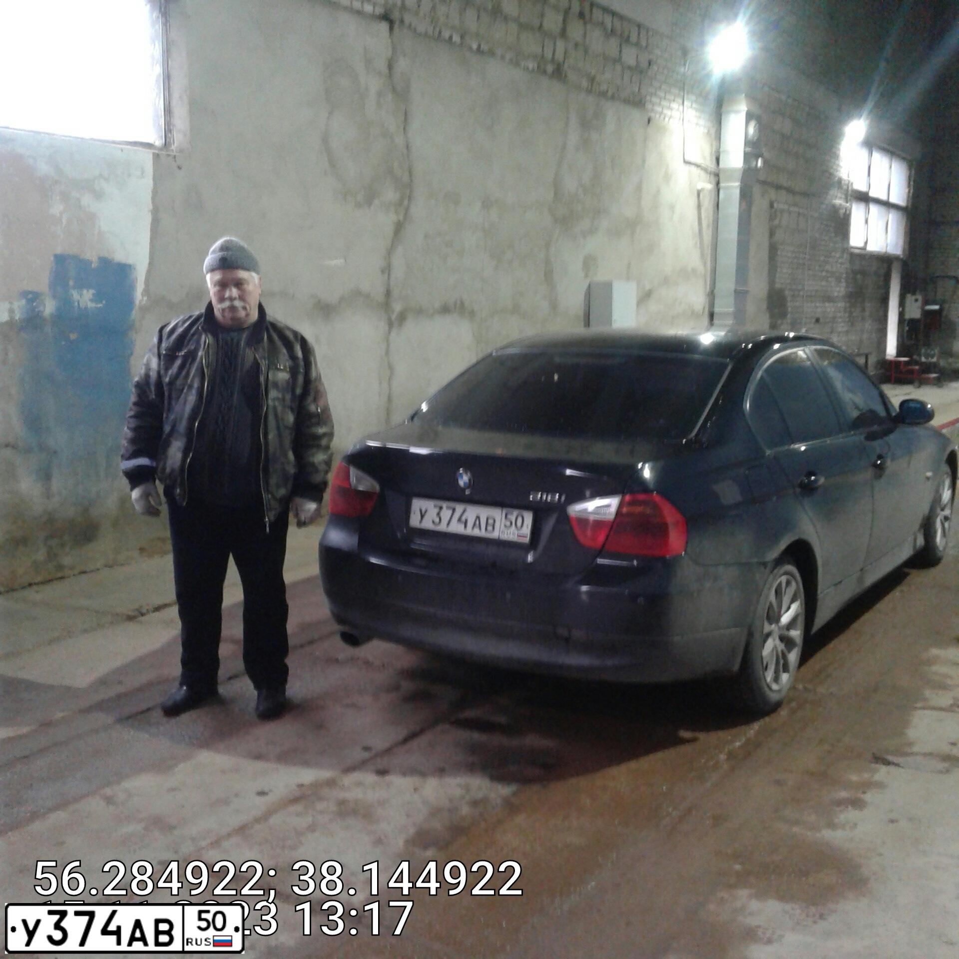 Фото автомобиля VAZ ВАЗ 2104, 1990 — госномер У374АВ50. Цвет: БЕЛЫЙ